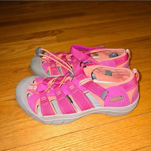 Keen fisherman youth Pink and Gray Sandals size 5