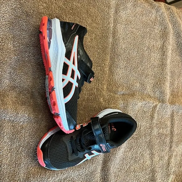 Kids ASICS shoes. Size 12