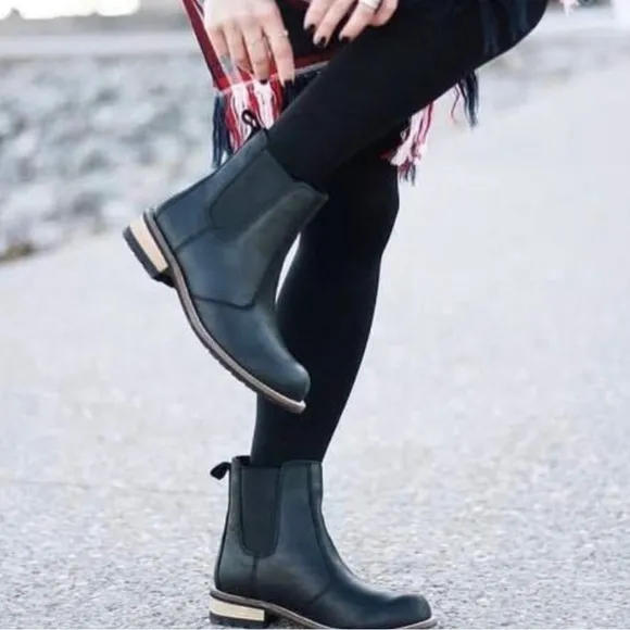 Kodiak Alma waterproof Chelsea ankle black leather boots women’s Sz-7. G