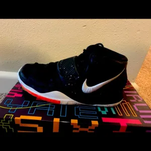 Kyrie 6 Boys Shoes 5.5Y