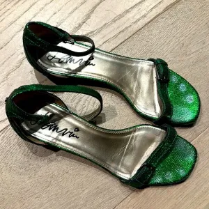 Lanvin designer metallic green sandals size 40