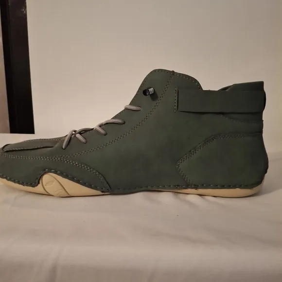 LDECK Men's Green and Cream Athletic Shoes, Gray Bungi Laces And Rubber Soles