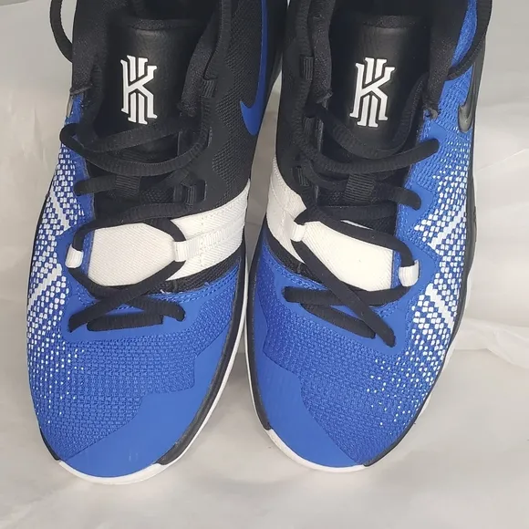Like New Kyrie Irving Flytrap AA1154 400 Blue/Black/White‎ Basketball Shoes
