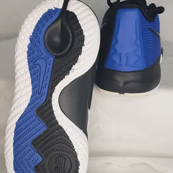 Like New Kyrie Irving Flytrap AA1154 400 Blue/Black/White‎ Basketball Shoes