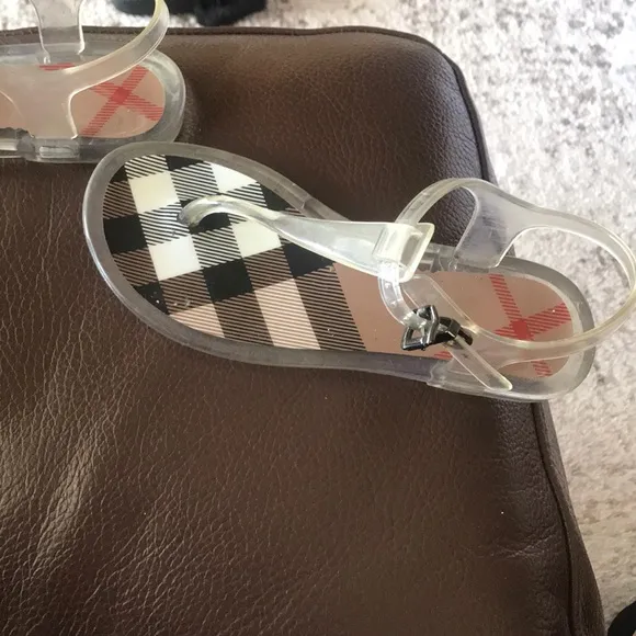 Little girl Burberry clear jelly sandals