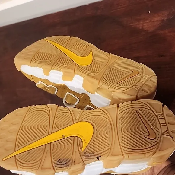 LITTLE KIDS' NIKE AIR MORE UPTEMPO BASKETBALL SHOES wheat 2.5Y