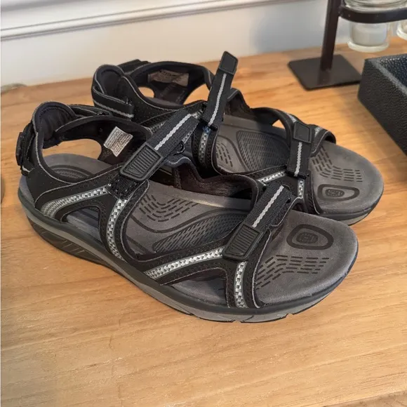 LN MBT Rocker Women’s Sandals 9-9.5