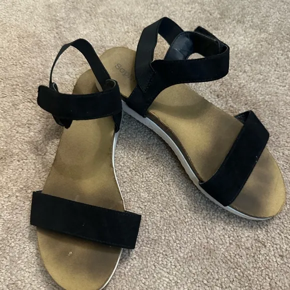 Lot of Youth Girls Size 2 Sandals EUC