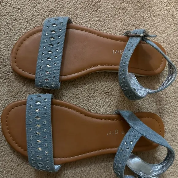 Lot of Youth Girls Size 2 Sandals EUC