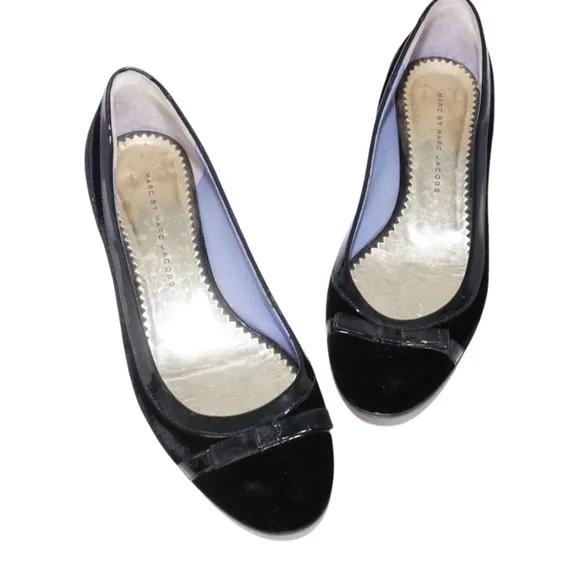 Marc Jacobs Black Velvet &amp; Patent Leather Bow Kitten Heels, Size 38