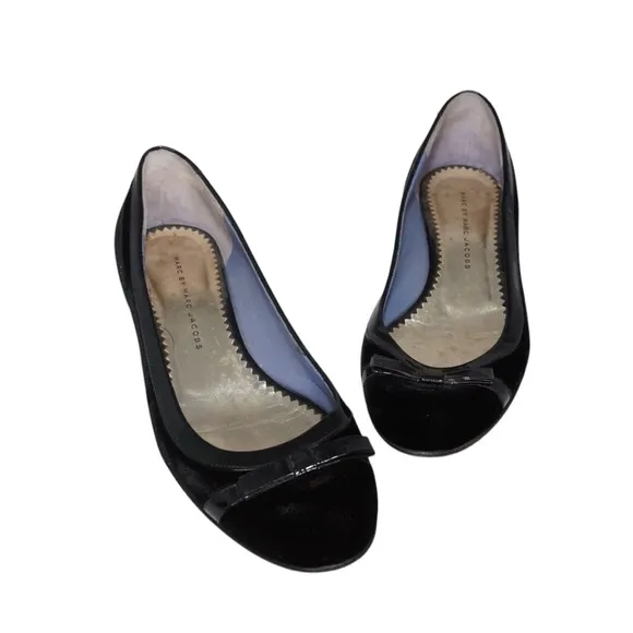 Marc Jacobs Black Velvet &amp; Patent Leather Bow Kitten Heels, Size 38