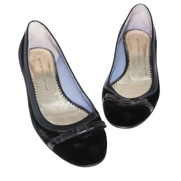 Marc Jacobs Black Velvet &amp; Patent Leather Bow Kitten Heels, Size 38