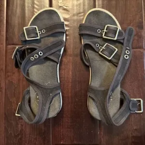 Marc by marc Jacob’s buckle sandals size 5