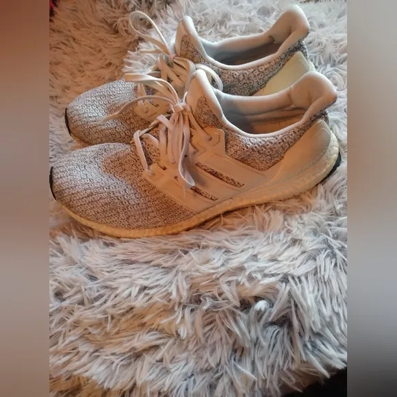 Mens Adidas Ultra Boost Shoes Size (10) US