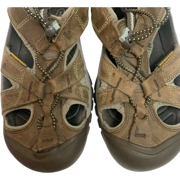 Men’s Keen Newport Footbed Brown Tan Sandals Active Water Shoes Size 9.5