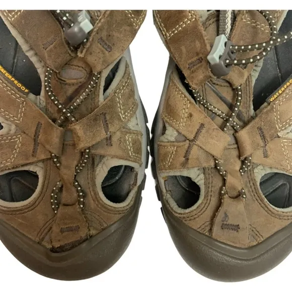 Men’s Keen Newport Footbed Brown Tan Sandals Active Water Shoes Size 9.5