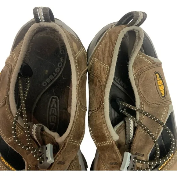 Men’s Keen Newport Footbed Brown Tan Sandals Active Water Shoes Size 9.5