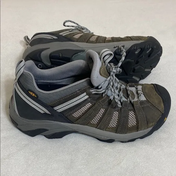 Men's Keen Voyageur Gray Green and Black Hiking Shoes size 12 EE