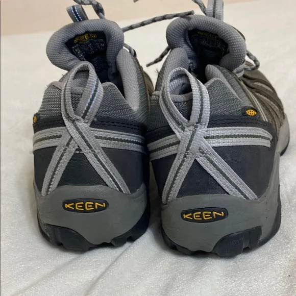 Men's Keen Voyageur Gray Green and Black Hiking Shoes size 12 EE