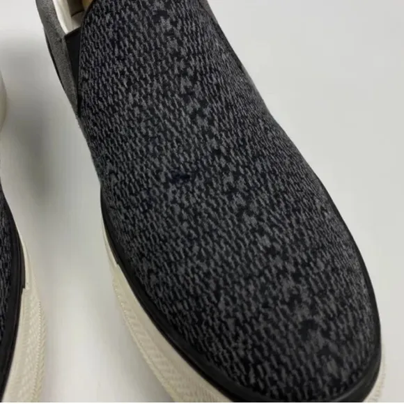 Men’s Louis Vuitton Slip On Shoes Gray 7.5 US / 6.5 UK