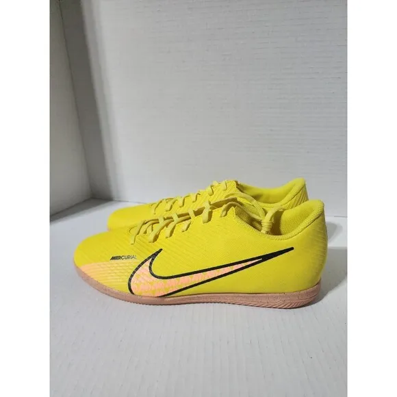 Men's Nike Mercurial Vapor 15 Turf indoor Soccer Shoes Sz 9.5 Yellow DJ5969-780