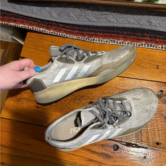 Men’s size 11 adidas tennis shoes