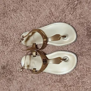 MICHAEL KORS GOLD SANDALS IM EXCELLENT CONDITION
