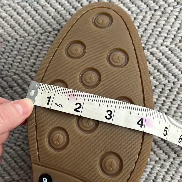 MNEW Donald J Pliner shoes