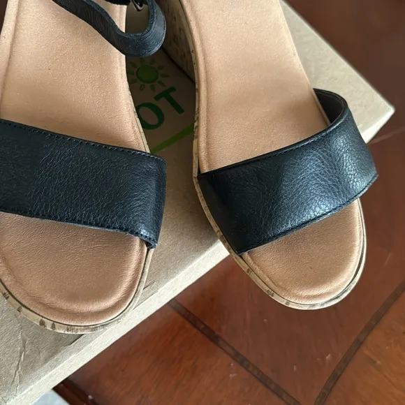 Naot soft black leather sandals