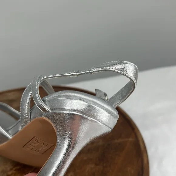 Natrualizer Shoes Wm 7.5 Wide Lala Silver Leather Strappy Heel Sandals