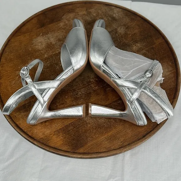Natrualizer Shoes Wm 7.5 Wide Lala Silver Leather Strappy Heel Sandals