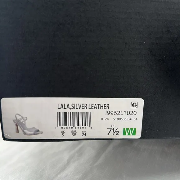 Natrualizer Shoes Wm 7.5 Wide Lala Silver Leather Strappy Heel Sandals