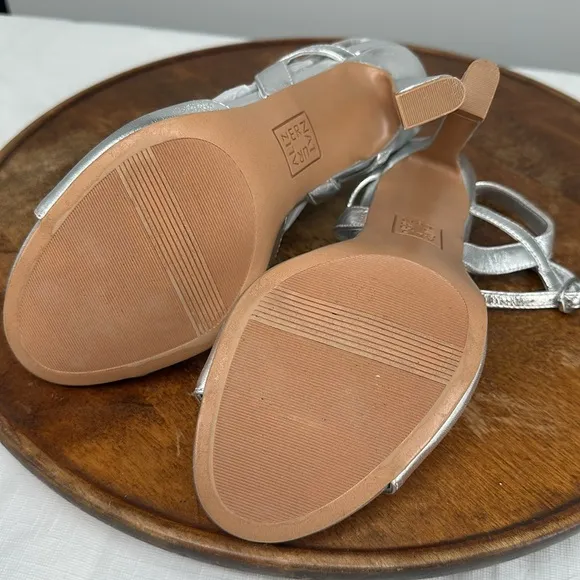 Natrualizer Shoes Wm 7.5 Wide Lala Silver Leather Strappy Heel Sandals