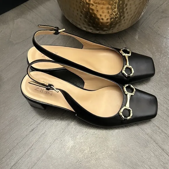 NATURALIZER Keeley Slingback Pumps Women's Shoes In Black Leather (WIDE)