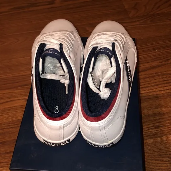 NAUTICA BOYS SHOES SIZE 5! BRAND NEW. SMOKE FREE HOME!