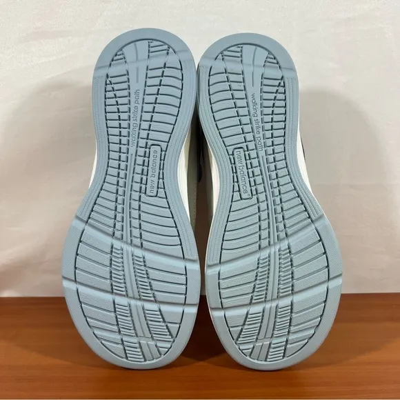 New Balance 877 Women's Shoe Size 9.5 Wide  SKU#24423