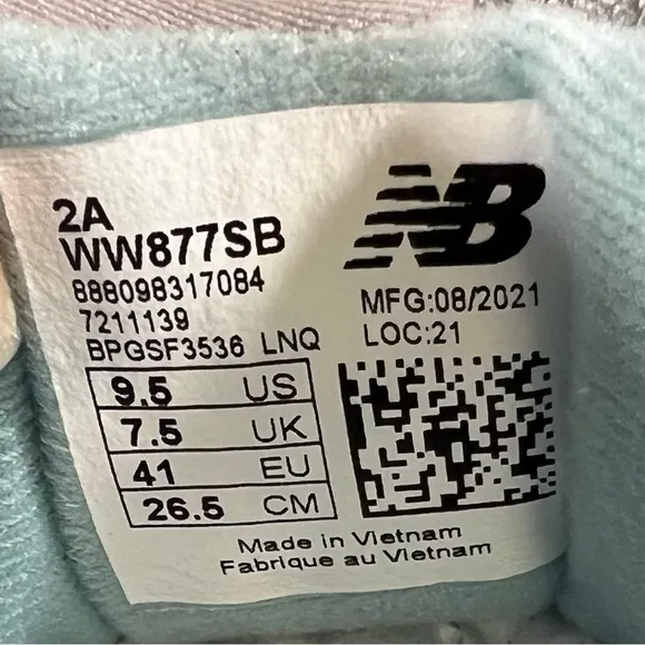 New Balance 877 Women's Shoe Size 9.5 Wide  SKU#24423