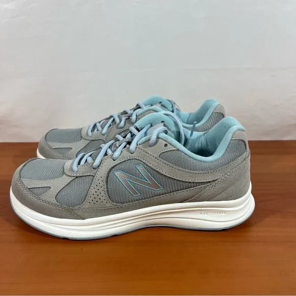 New Balance 877 Women's Shoe Size 9.5 Wide  SKU#24423