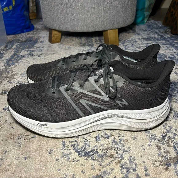 New Balance Black &amp; White Fuelcell Propel V4 Wide Width Running Shoes Size 14