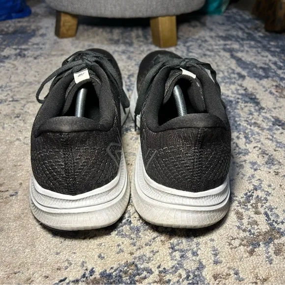 New Balance Black &amp; White Fuelcell Propel V4 Wide Width Running Shoes Size 14