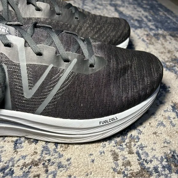 New Balance Black &amp; White Fuelcell Propel V4 Wide Width Running Shoes Size 14