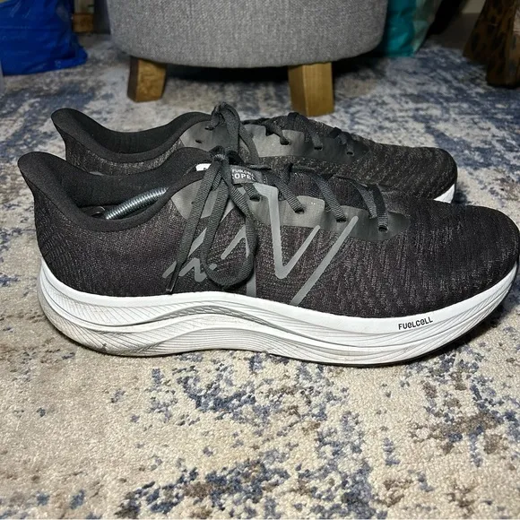 New Balance Black &amp; White Fuelcell Propel V4 Wide Width Running Shoes Size 14