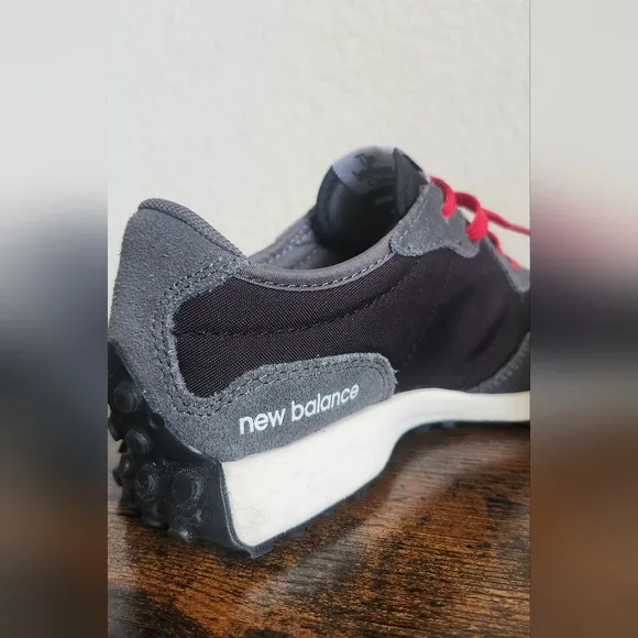 New Balance Gender Inclusive 327 Sneaker Big Kids 3