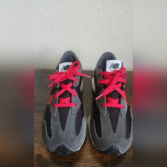 New Balance Gender Inclusive 327 Sneaker Big Kids 3