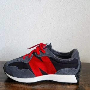 New Balance Gender Inclusive 327 Sneaker Big Kids 3