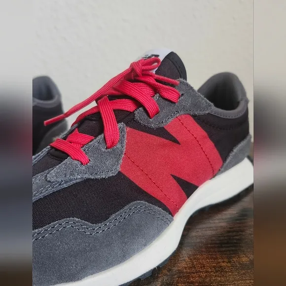 New Balance Gender Inclusive 327 Sneaker Big Kids 3