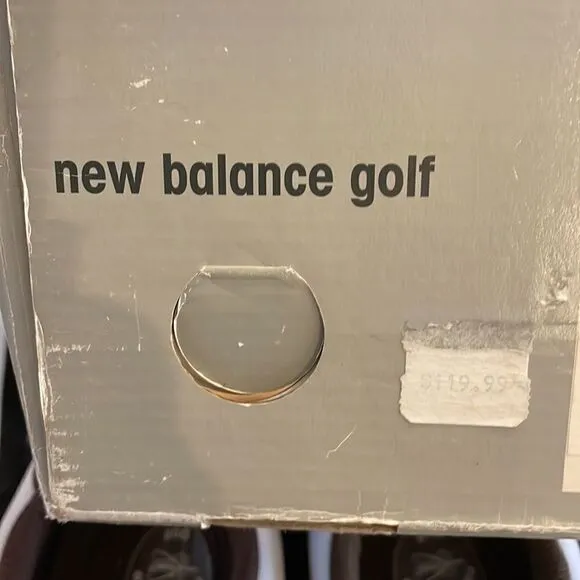 NEW BALANCE GOLF SHOES.  NEW.  SIZE 7 2E WIDE.