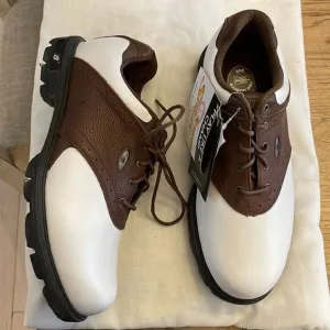 NEW BALANCE GOLF SHOES.  NEW.  SIZE 7 2E WIDE.