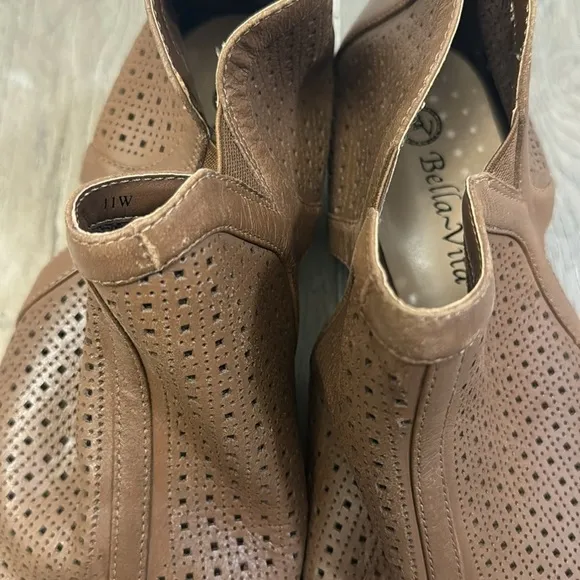 NEW! Bella Vita Womens Remy Brown Wedge - Size 11 Wide