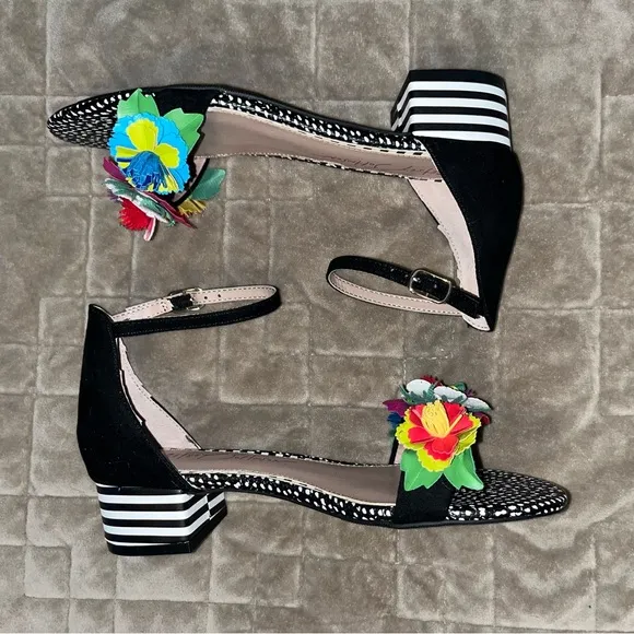 NEW Betsey Johnson Black Floral Girl’s 4Y Shoes